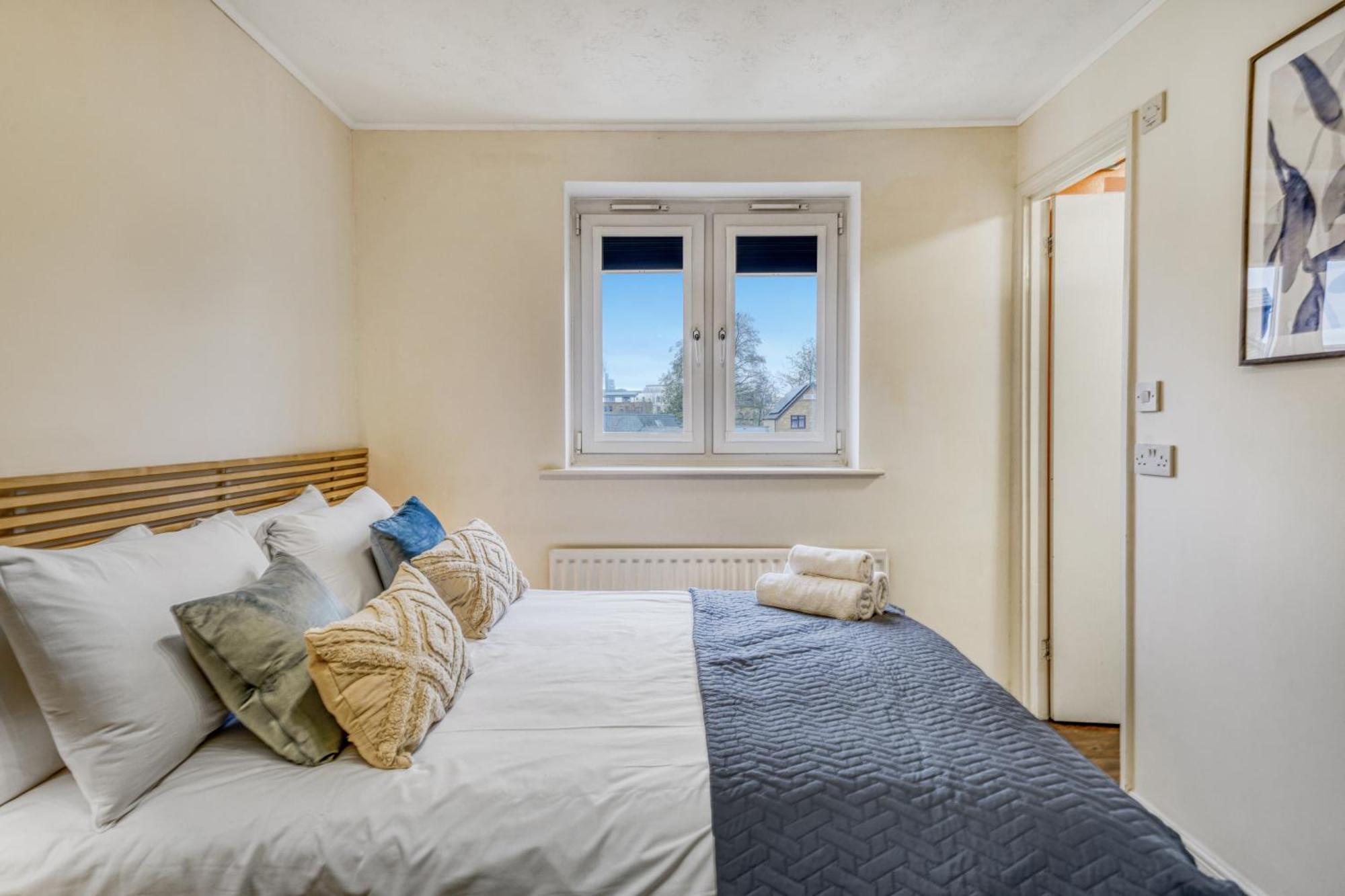 Executive 4 Bedroom Town House In Canada Water Free Wifi & Parking By City Stay Aparts Londen Buitenkant foto