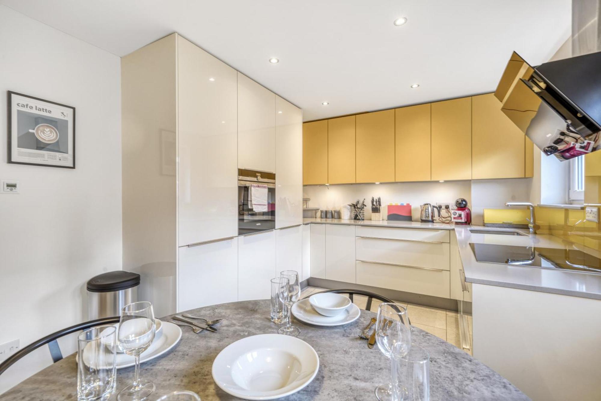 Executive 4 Bedroom Town House In Canada Water Free Wifi & Parking By City Stay Aparts Londen Buitenkant foto