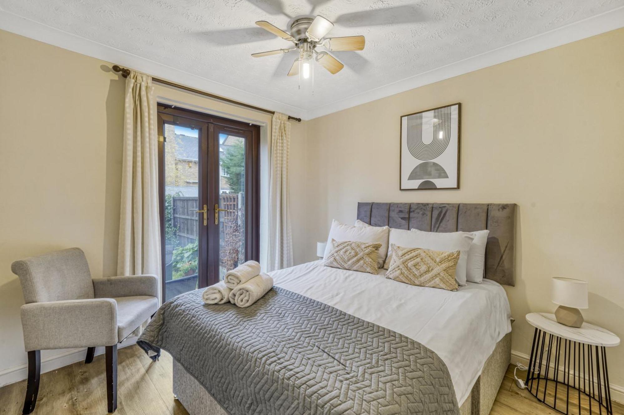 Executive 4 Bedroom Town House In Canada Water Free Wifi & Parking By City Stay Aparts Londen Buitenkant foto